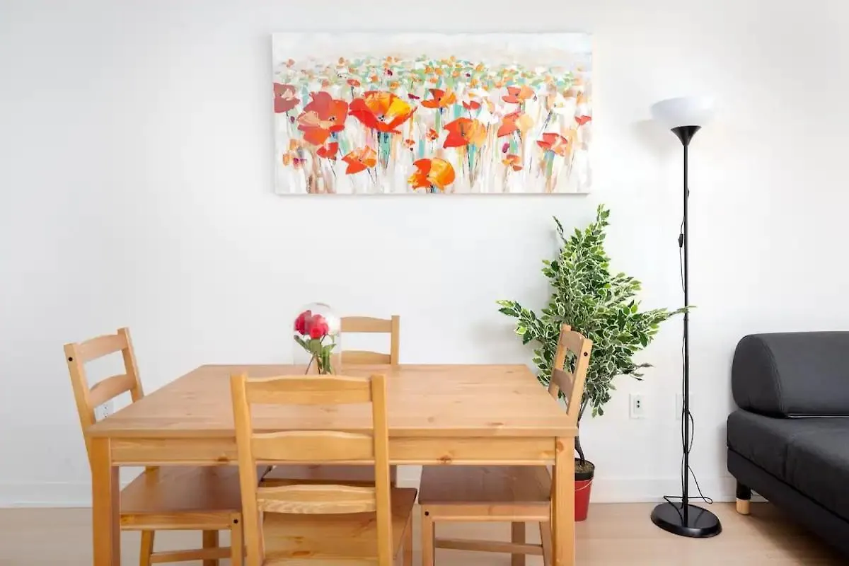 Perfectly Downtown With Free Parking Apartment Toronto
