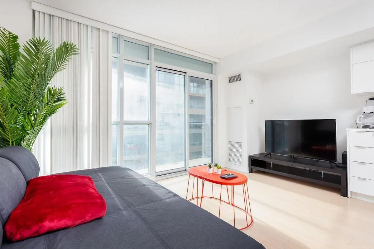 Perfectly Downtown With Free Parking Apartment Toronto