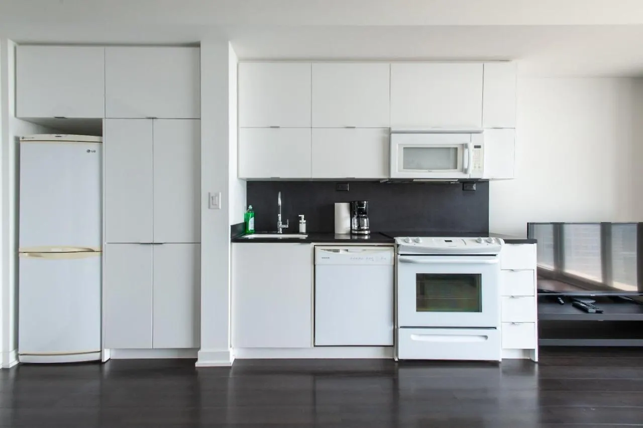 Perfectly Downtown With Free Parking Apartment Toronto 0*,  Canada