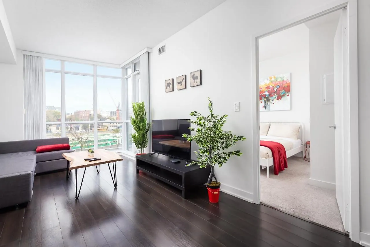 Perfectly Downtown With Free Parking Apartment Toronto