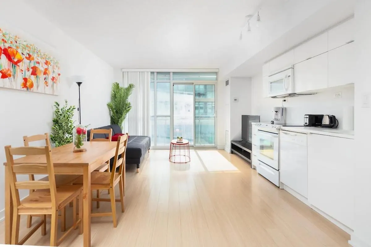 Perfectly Downtown With Free Parking Apartment Toronto Canada