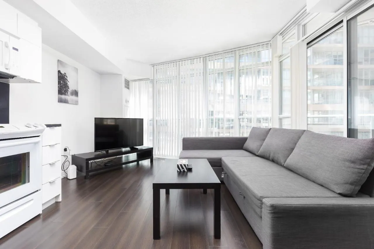 Perfectly Downtown With Free Parking Apartment Toronto