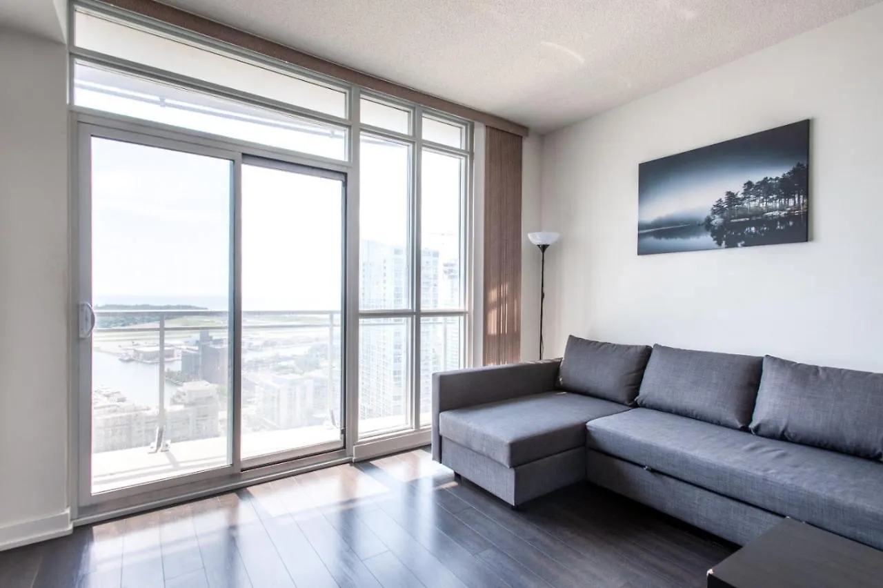 Perfectly Downtown With Free Parking Apartment Toronto