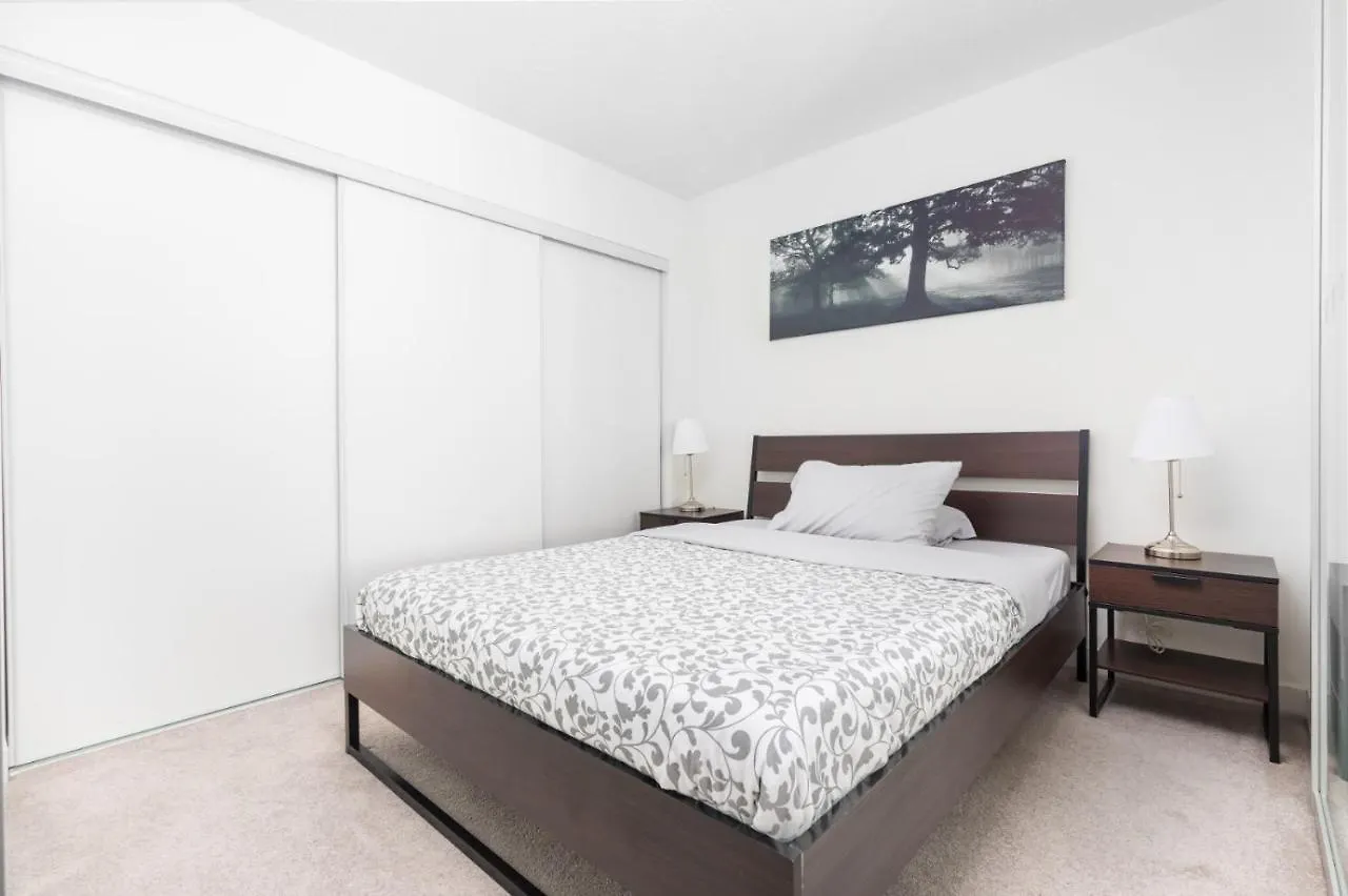 Perfectly Downtown With Free Parking Apartment Toronto