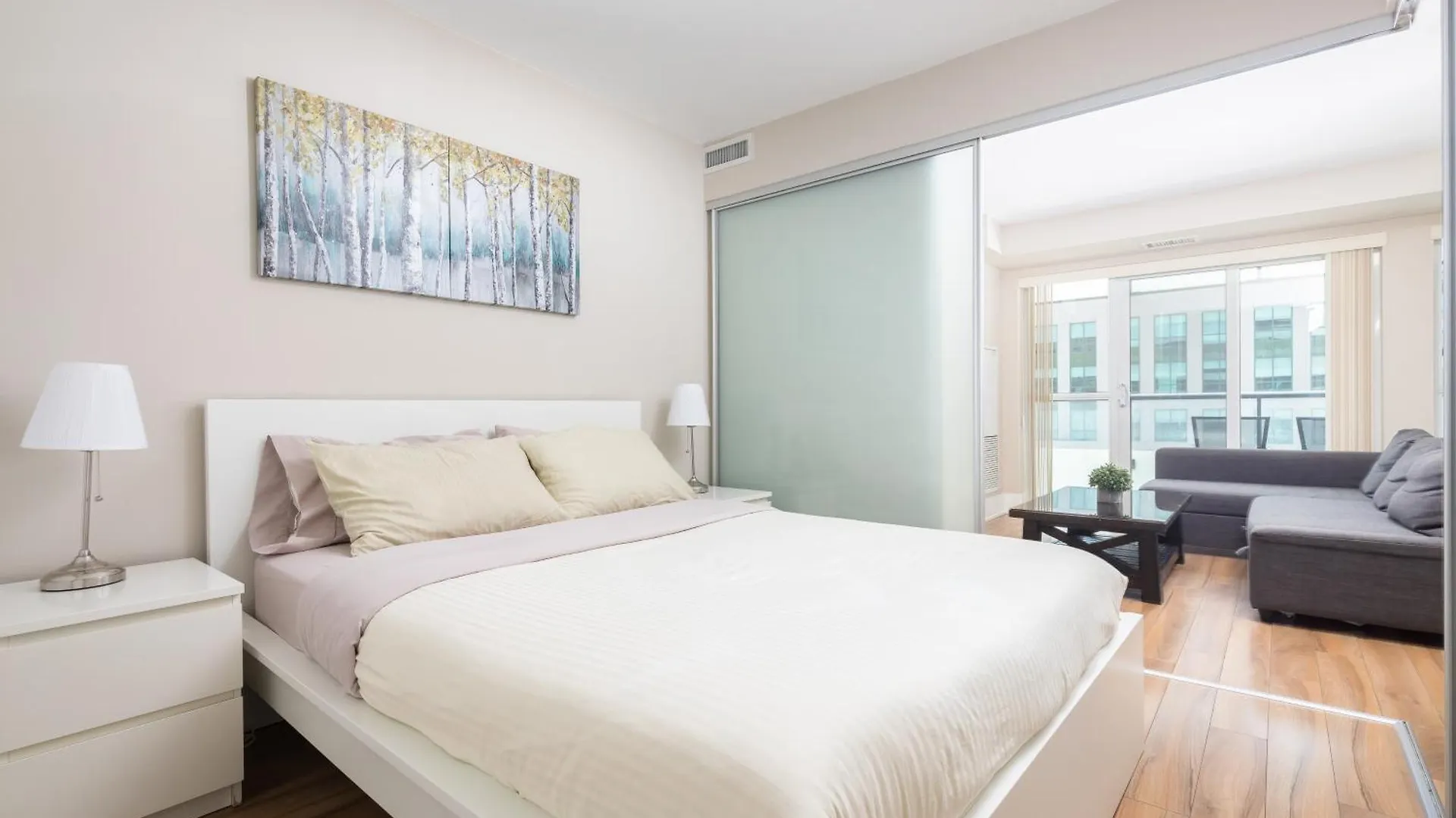 Perfectly Downtown With Free Parking Apartment Toronto Canada
