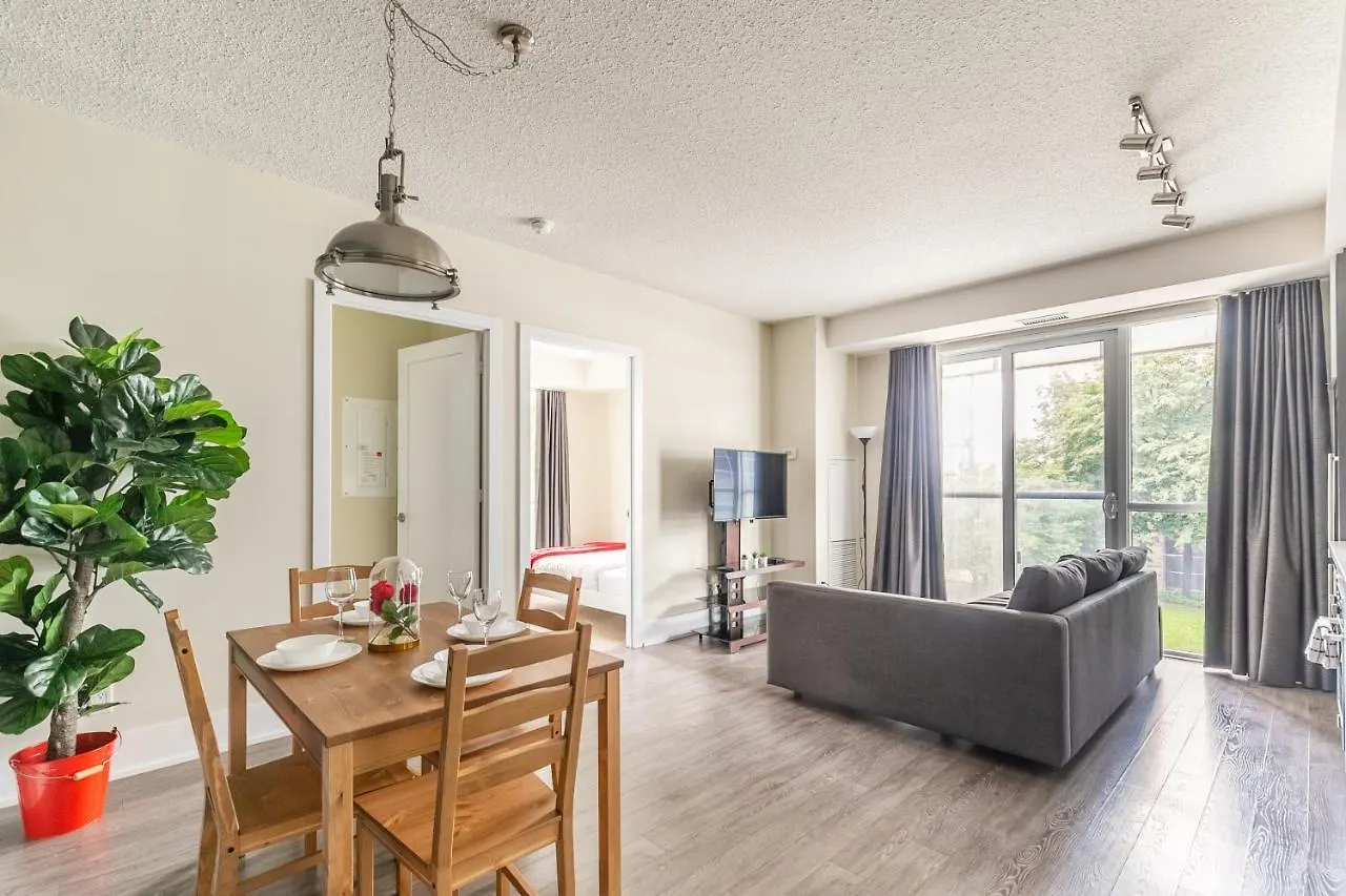 Perfectly Downtown With Free Parking Apartment Toronto