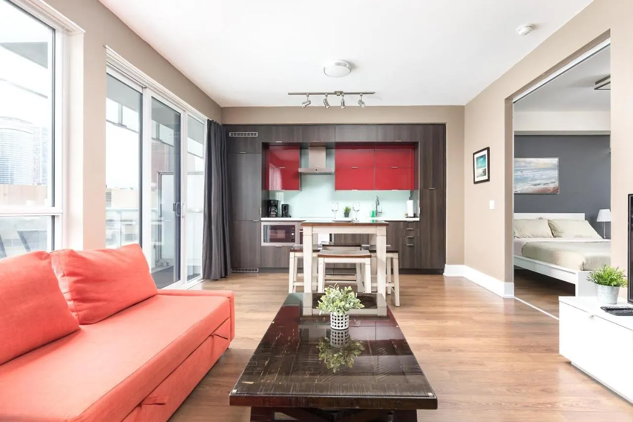 Perfectly Downtown With Free Parking Apartment Toronto